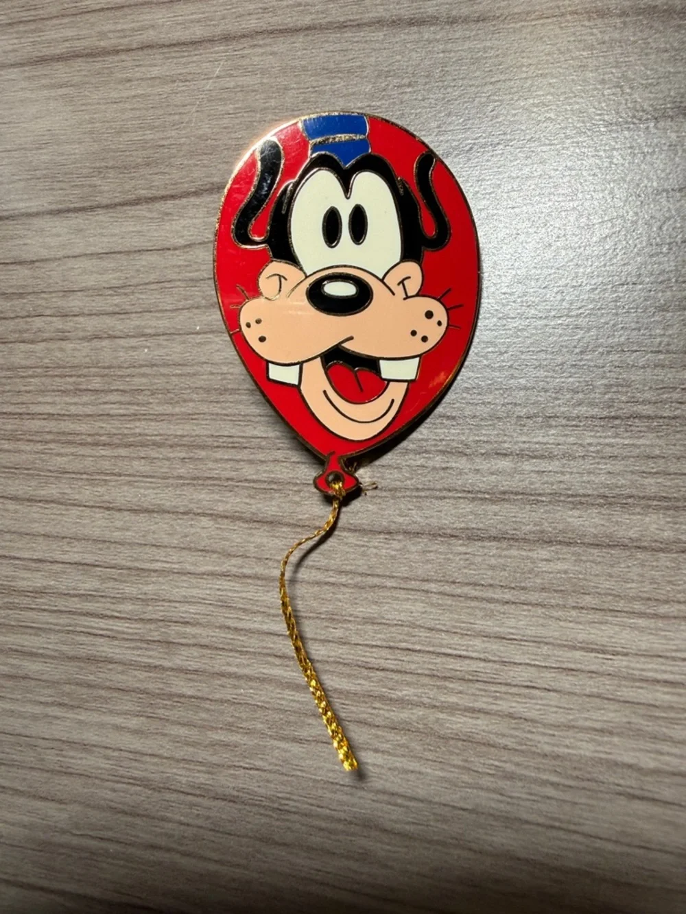 Disney Trading Pin - Goofy Cast Member Balloon